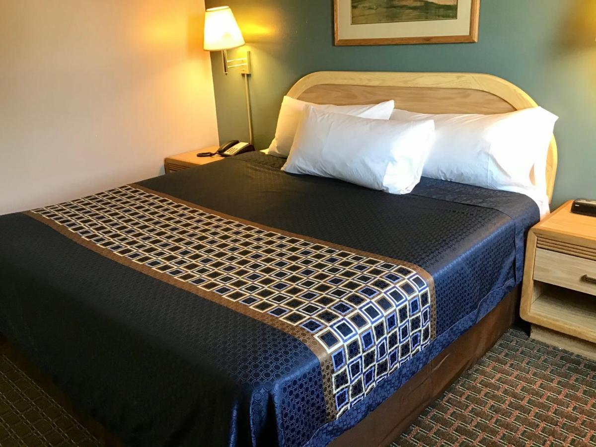 Travelodge By Wyndham Worland Extérieur photo