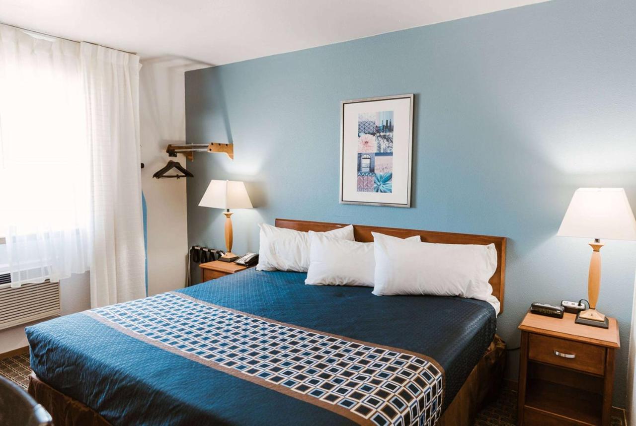Travelodge By Wyndham Worland Extérieur photo